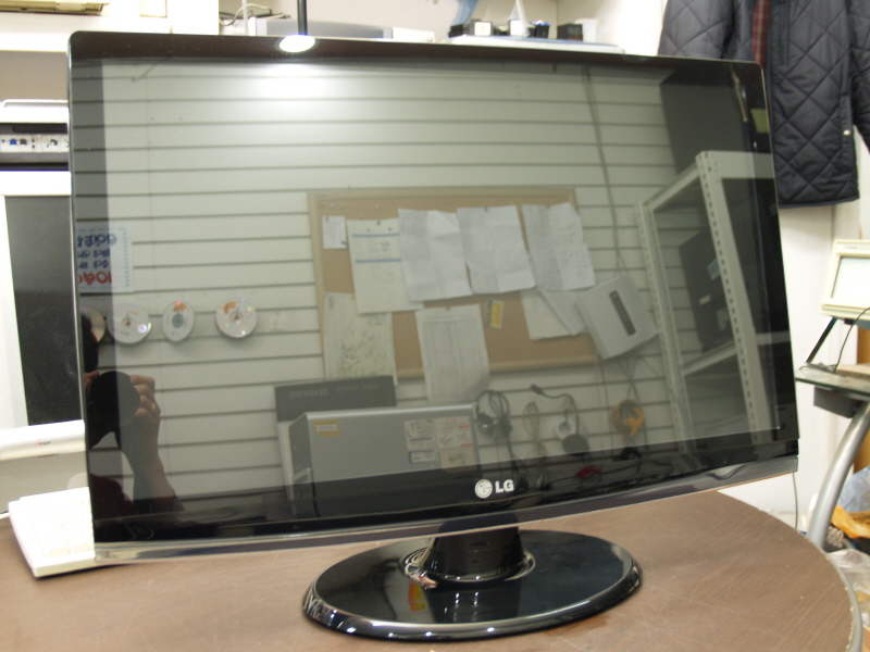 빅컴퓨터 - 중고LG 27인치 W2753VC-PF